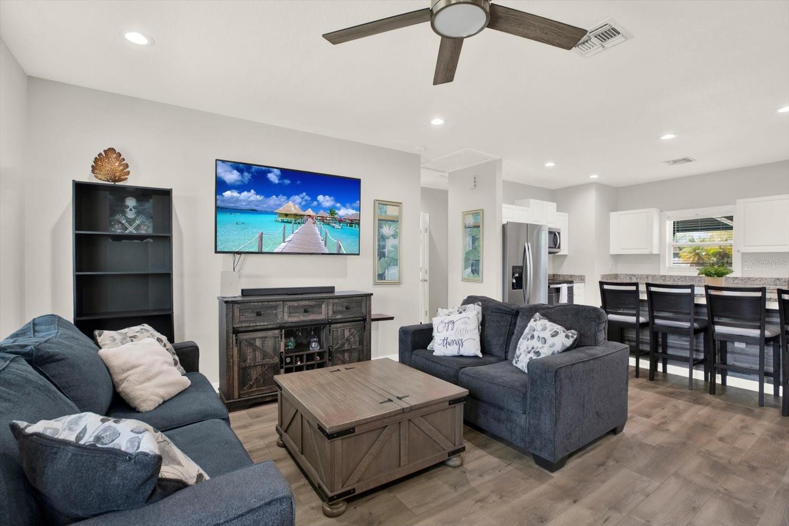 ALOHA GARDENS - Residential