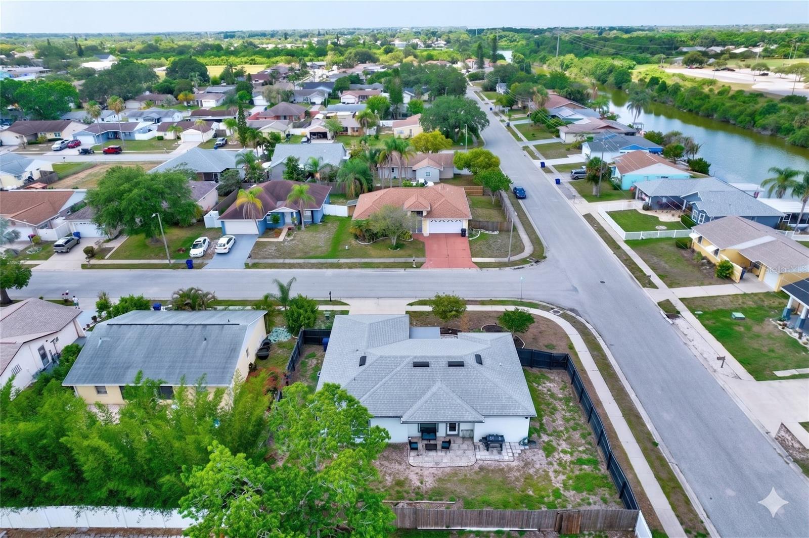 ALOHA GARDENS - Residential