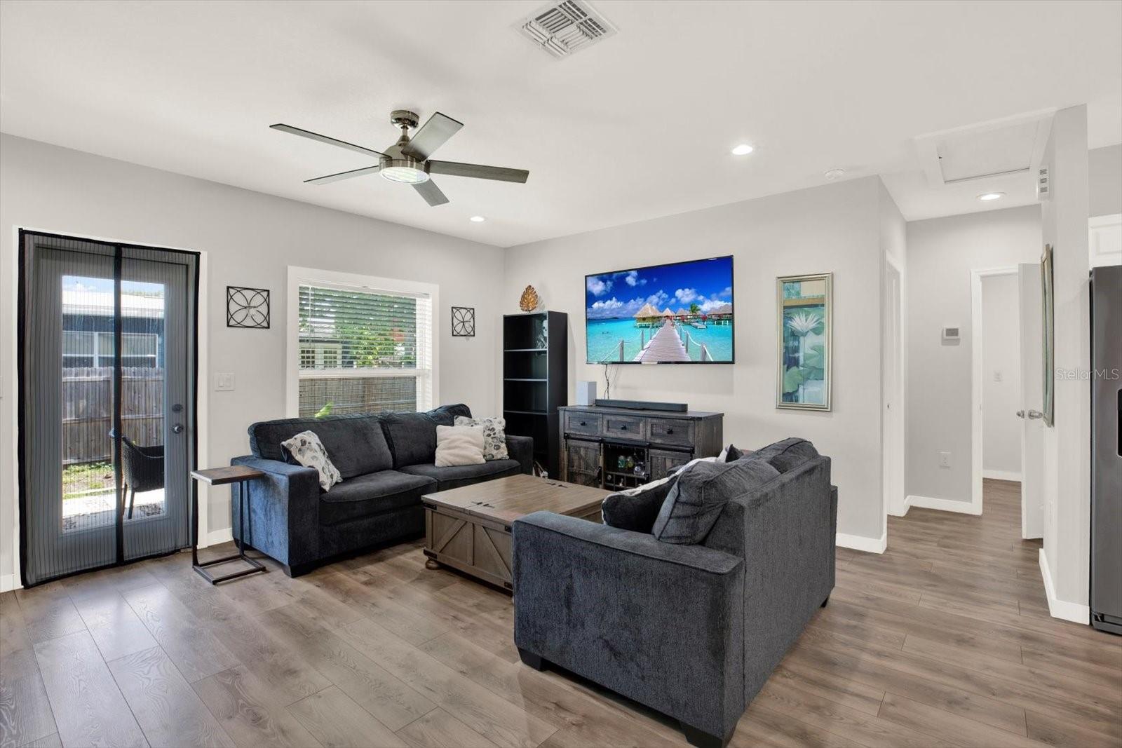 ALOHA GARDENS - Residential