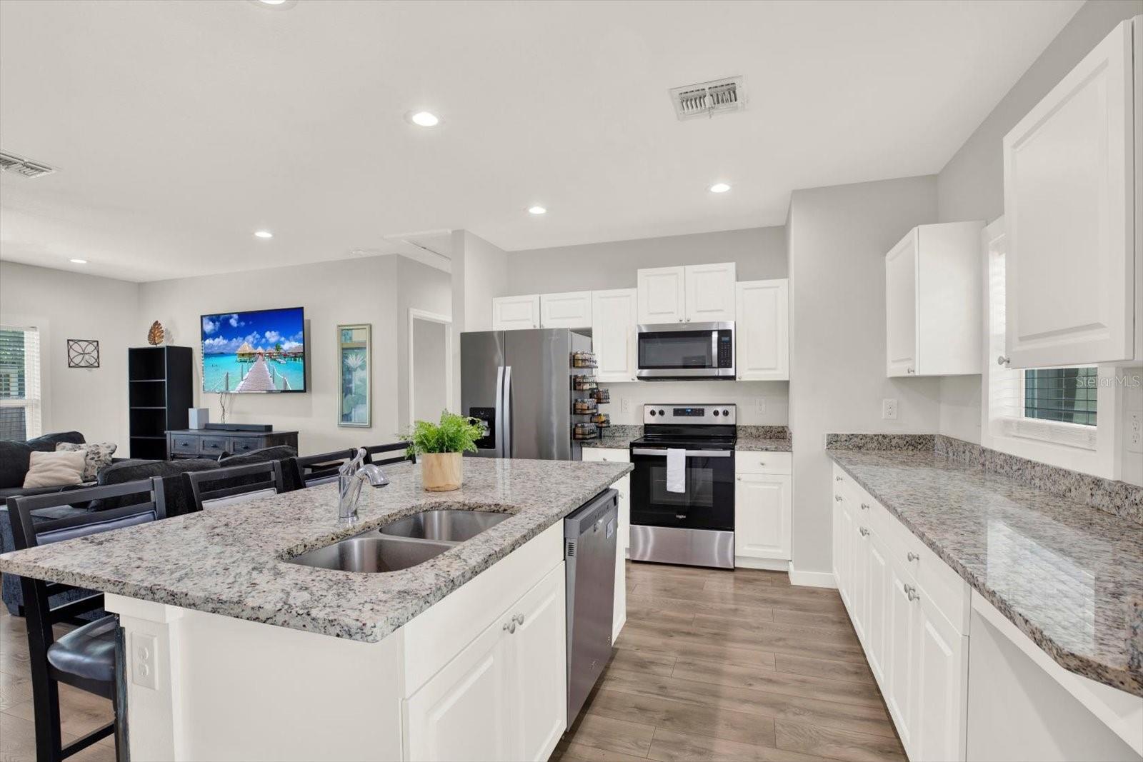 ALOHA GARDENS - Residential