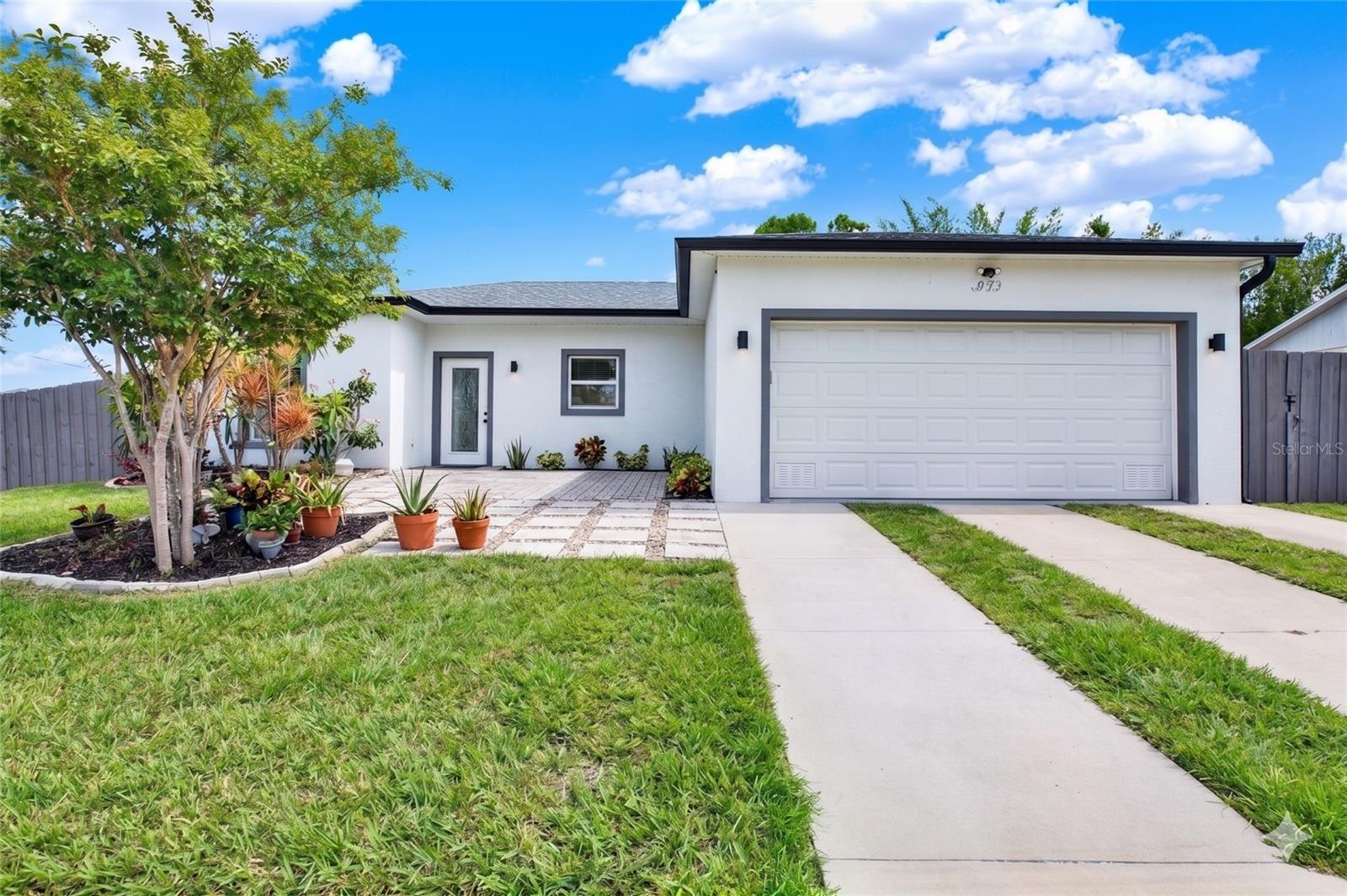 ALOHA GARDENS - Residential