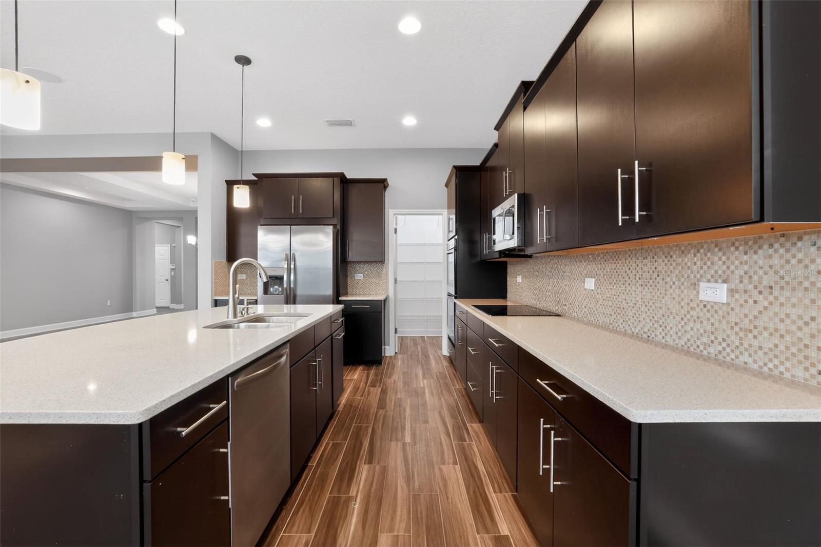 RAVEN CREST - Residential