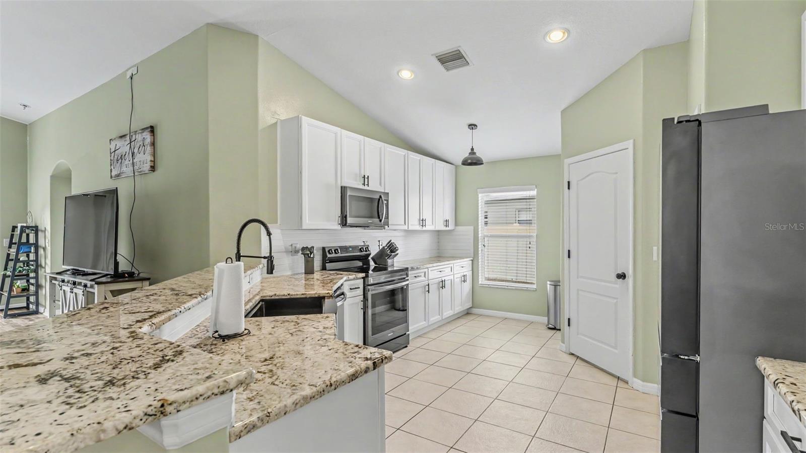 CREEKSIDE - Residential