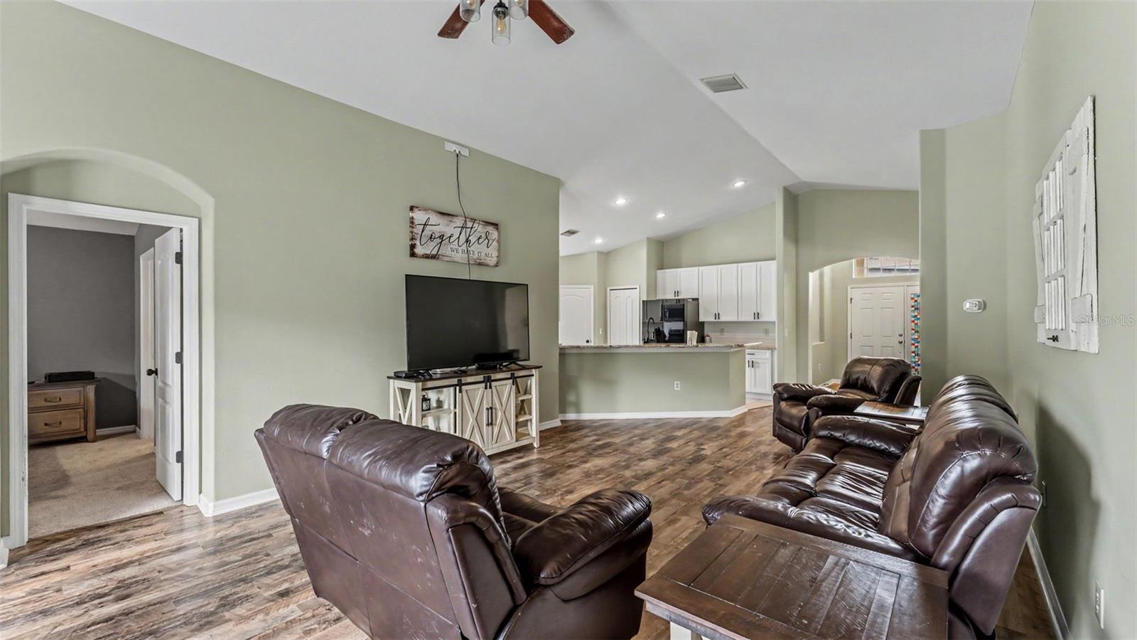 CREEKSIDE - Residential