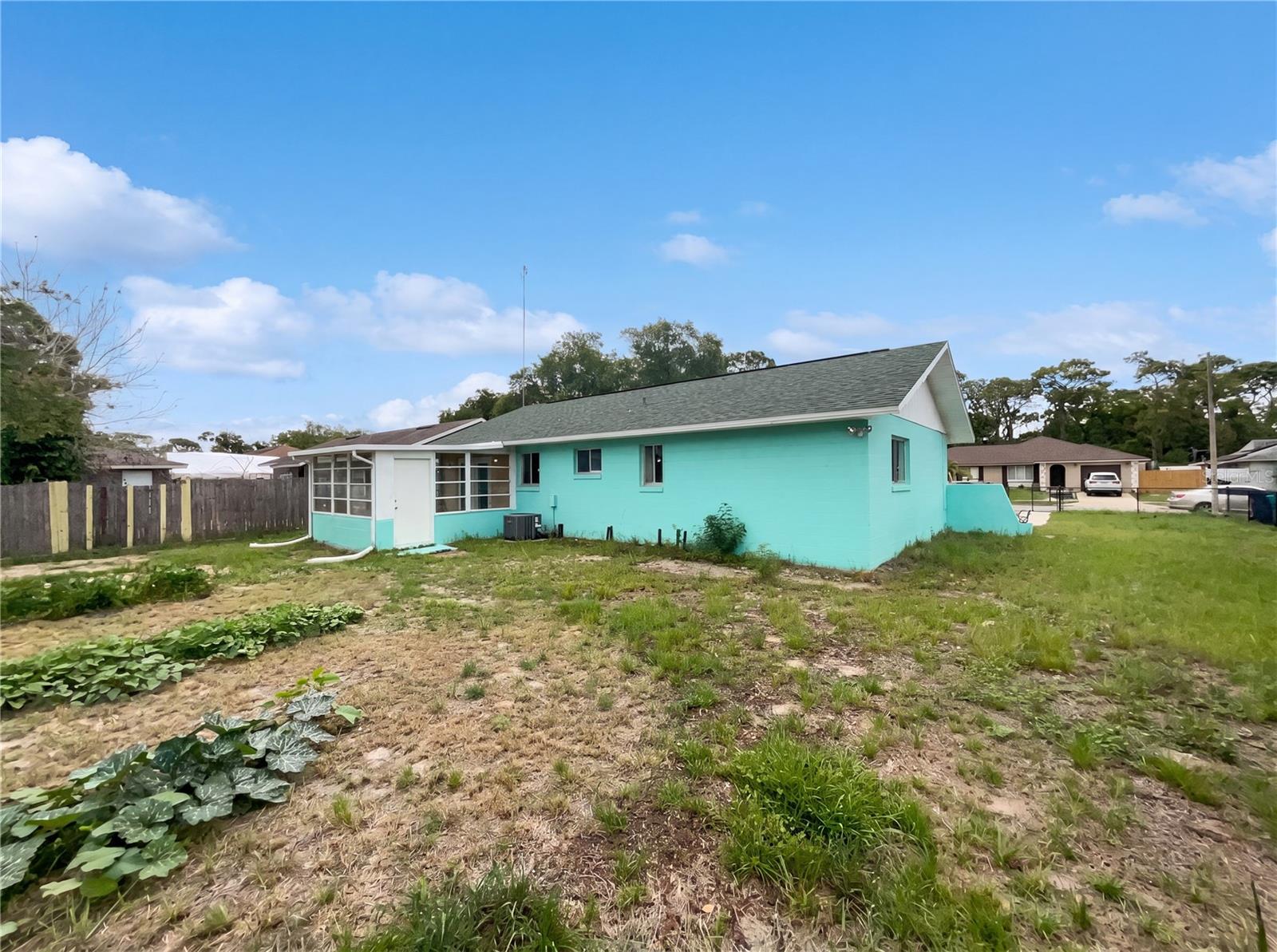 SIGNAL HILL - Residential