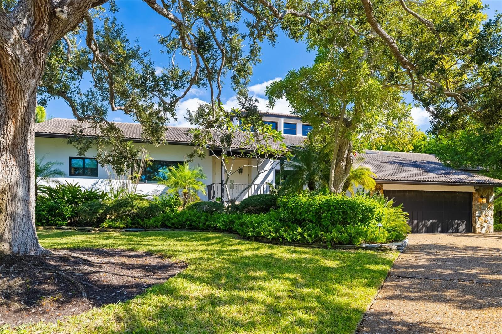 BAY ISLES - Residential