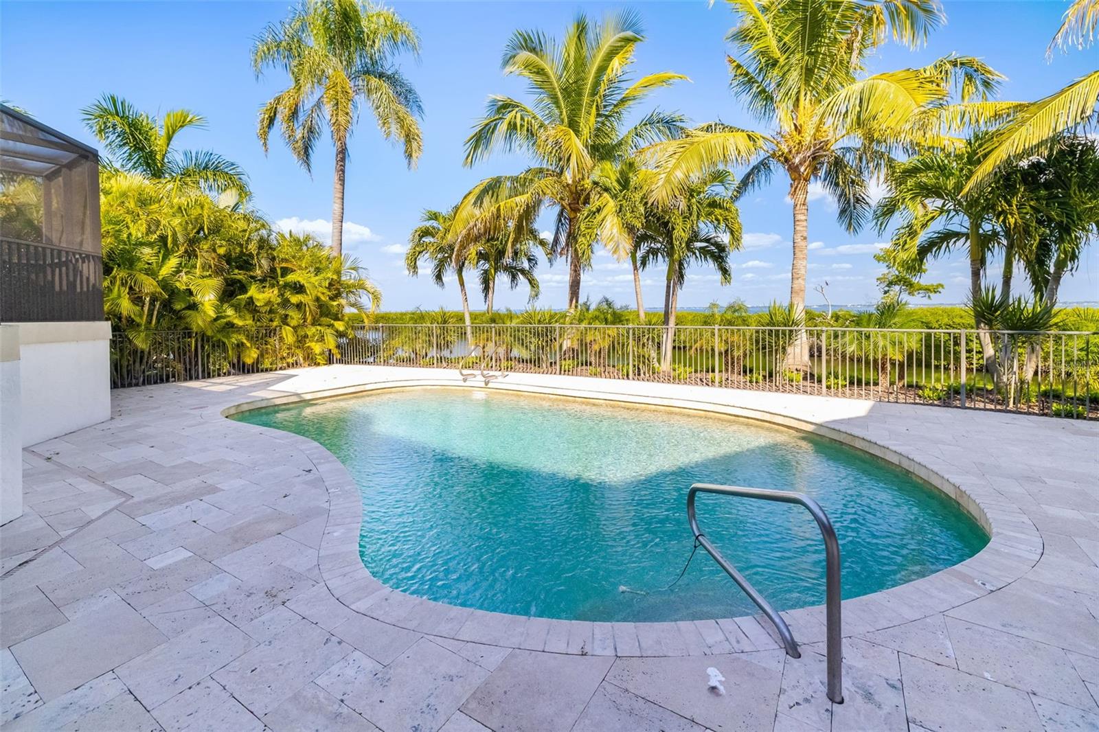 BAY ISLES - Residential