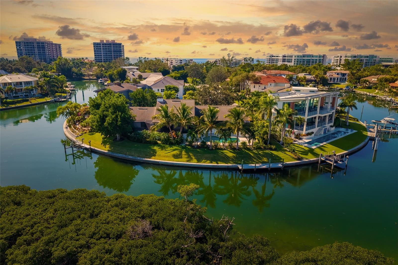 BAY ISLES - Residential