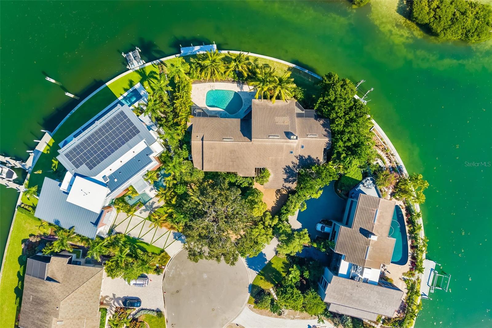 BAY ISLES - Residential