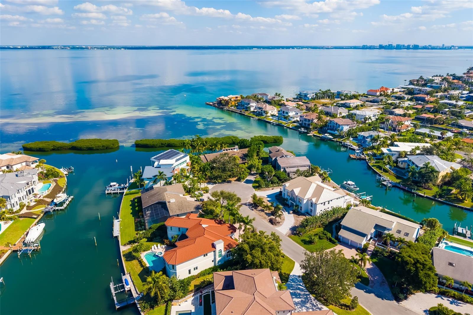 BAY ISLES - Residential