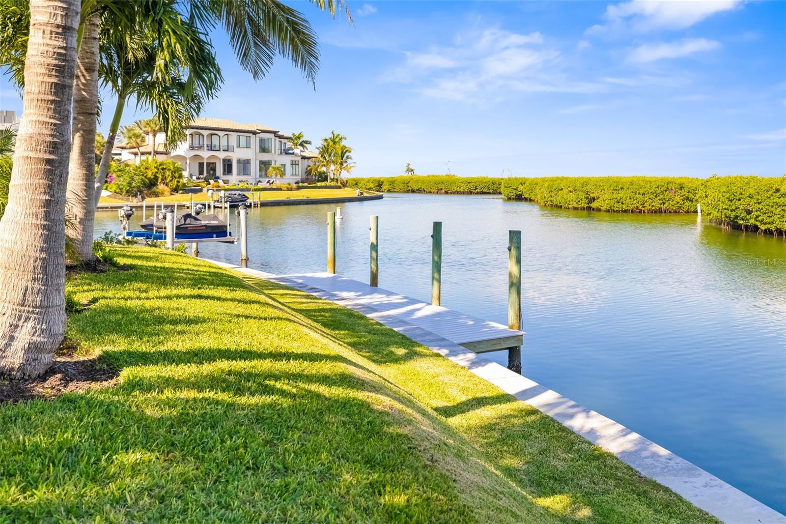 BAY ISLES - Residential