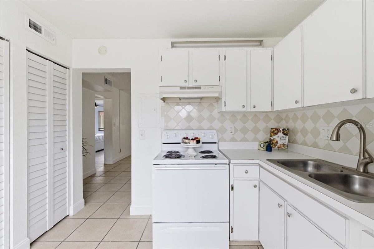 PASADENA PLAZA CONDO - Residential