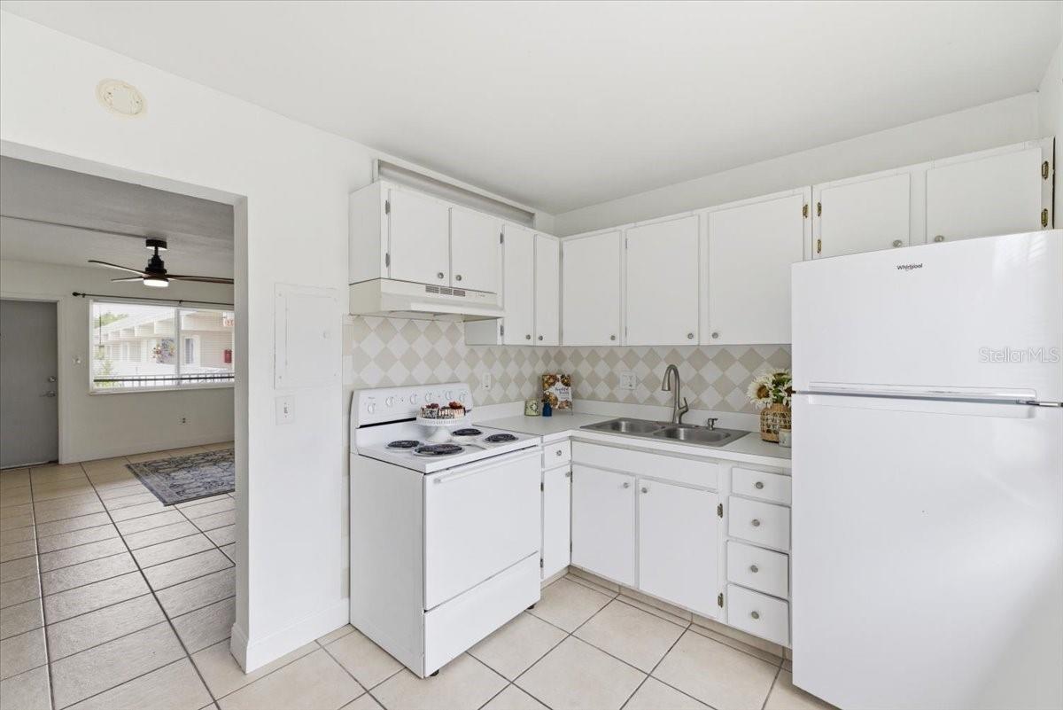 PASADENA PLAZA CONDO - Residential