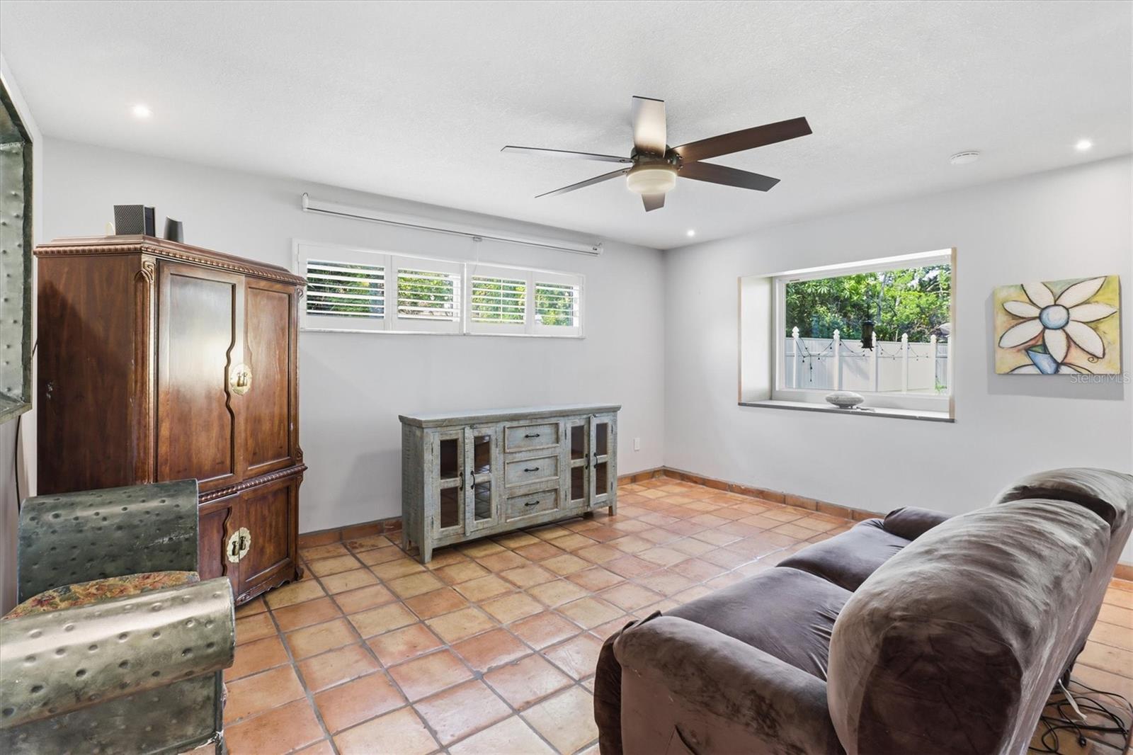 SPRING OAKS UNIT 4 - Residential
