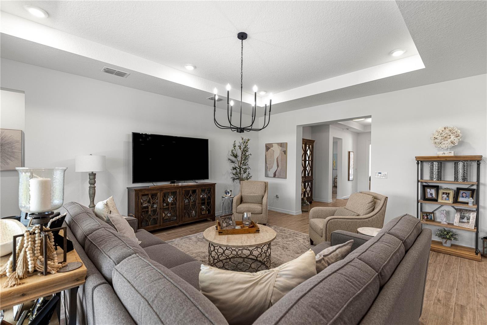 CALESA TOWNSHIP ROAN HILLS - Residential