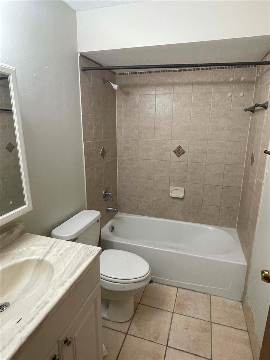 ASHWOOD CONDO - Residential Lease