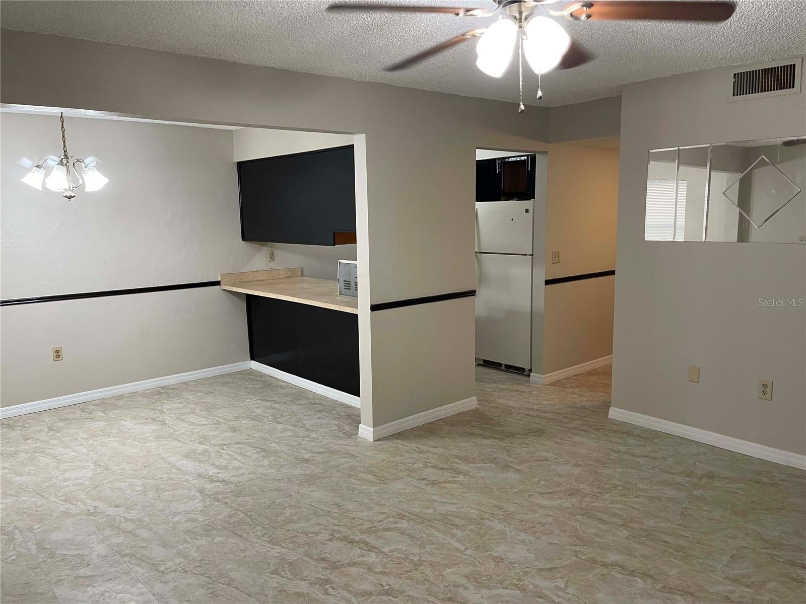 ASHWOOD CONDO - Residential Lease