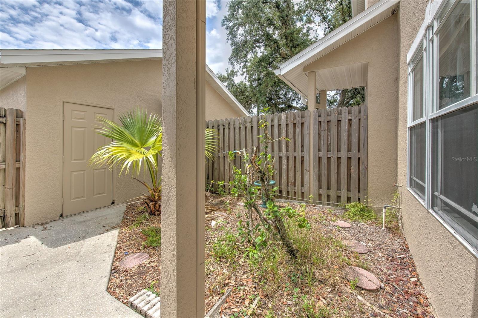 LAKE POINTE - Residential
