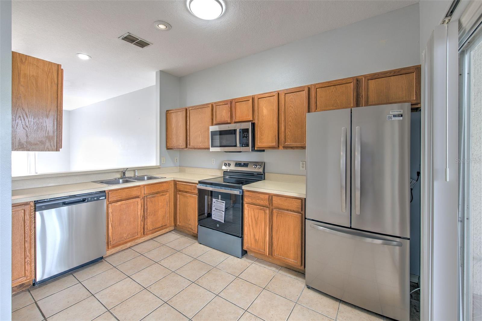 LAKE POINTE - Residential