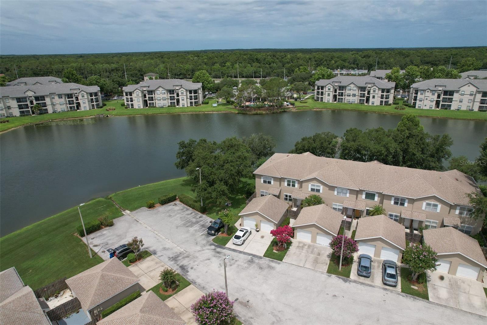 LAKE POINTE - Residential