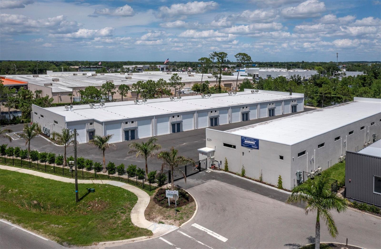 SR 64 EXECUTIVE STORAGE - Residential Lease