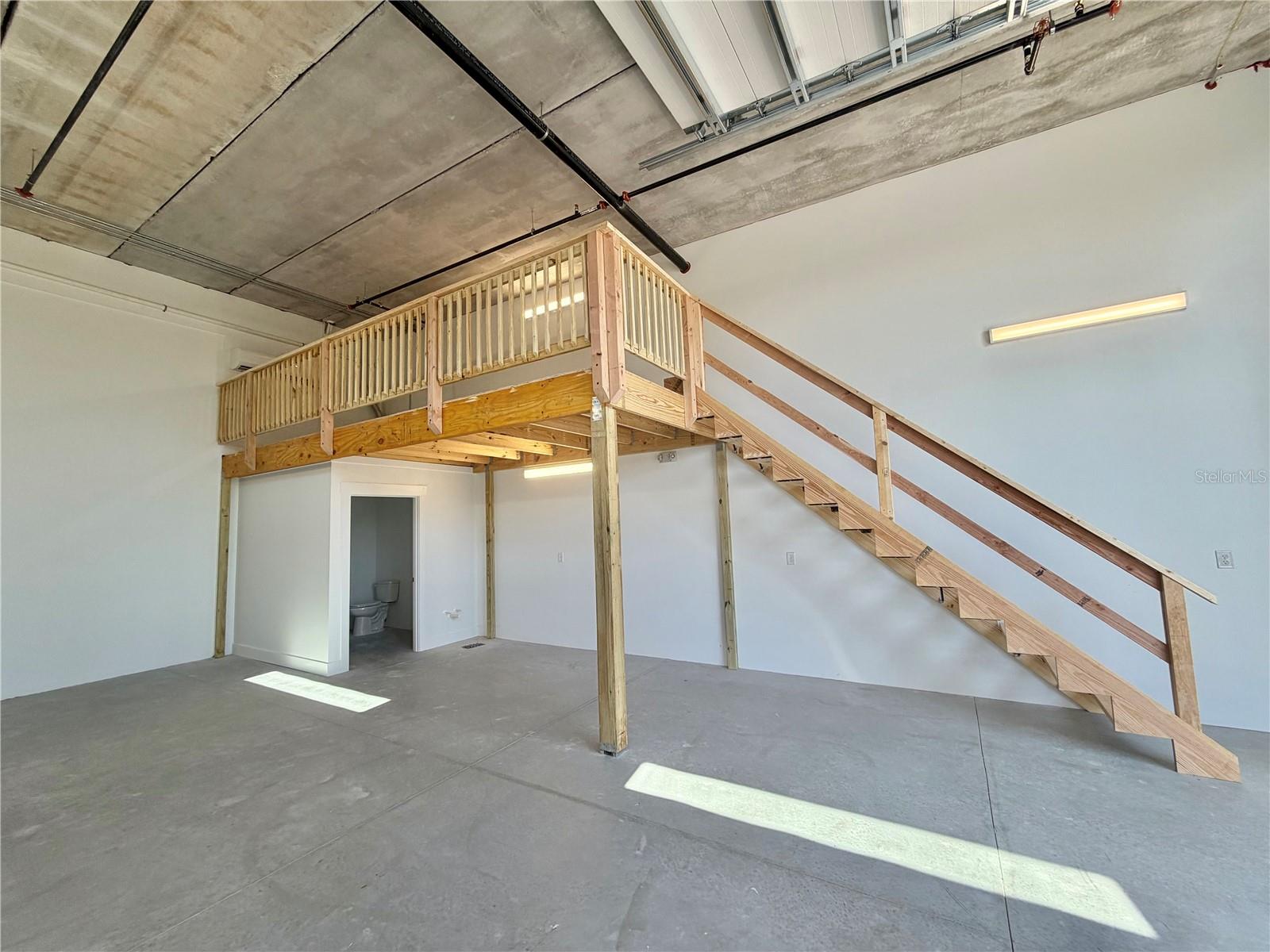 SR 64 EXECUTIVE STORAGE - Residential Lease