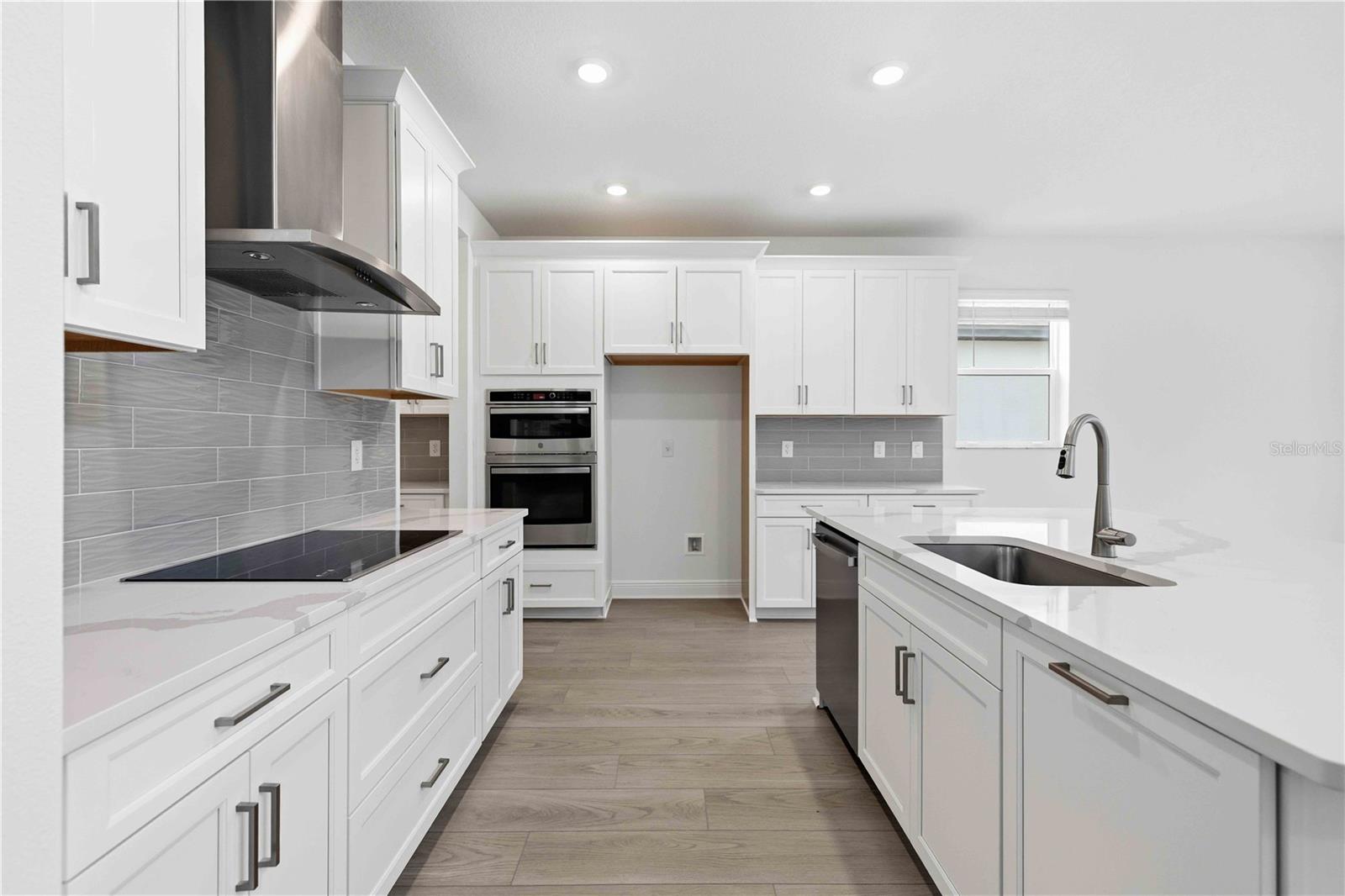CREEK'S EDGE AT TWIN RIVERS - Residential