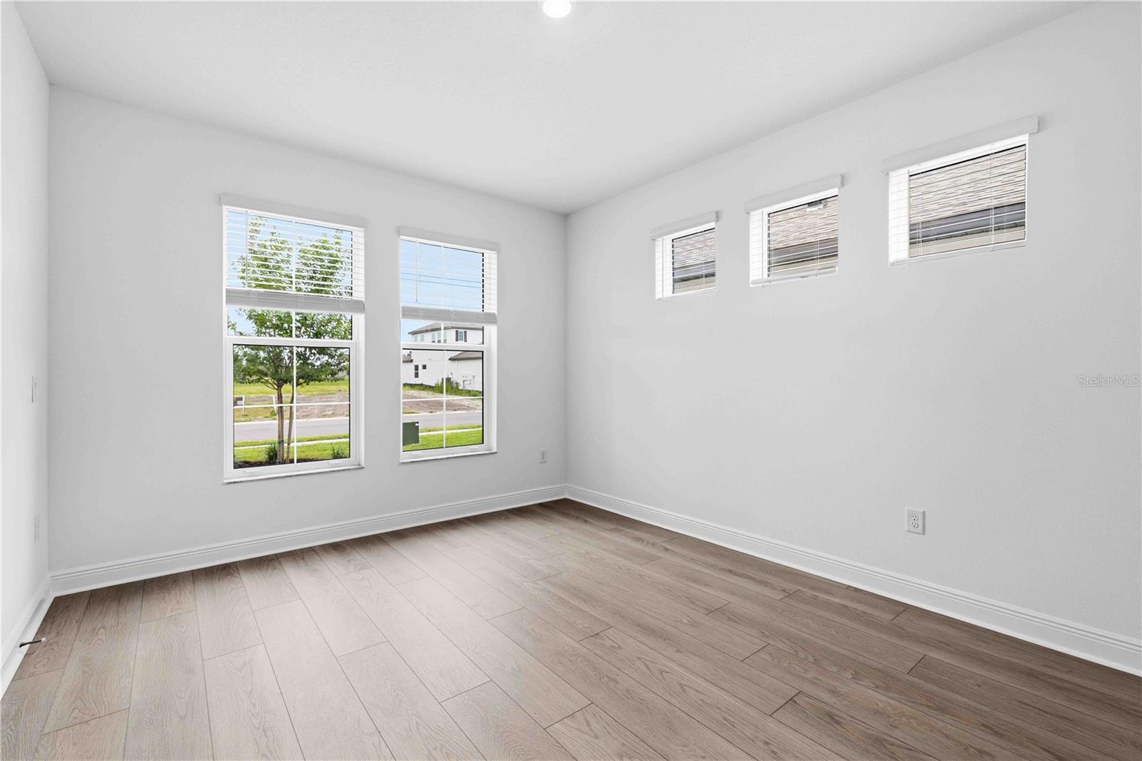 CREEK'S EDGE AT TWIN RIVERS - Residential