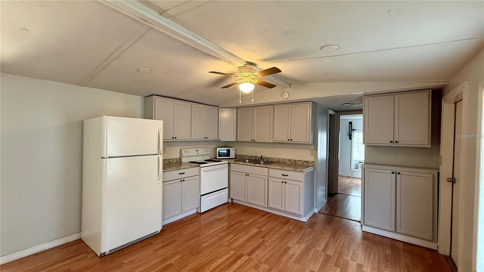 KISSIMMEE VIEW UNIT B - Residential Lease