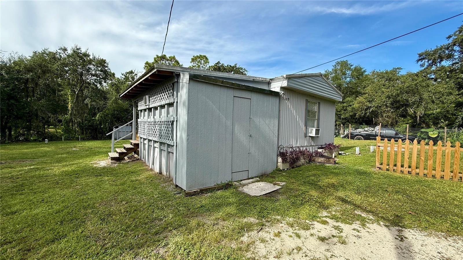 KISSIMMEE VIEW UNIT B - Residential Lease