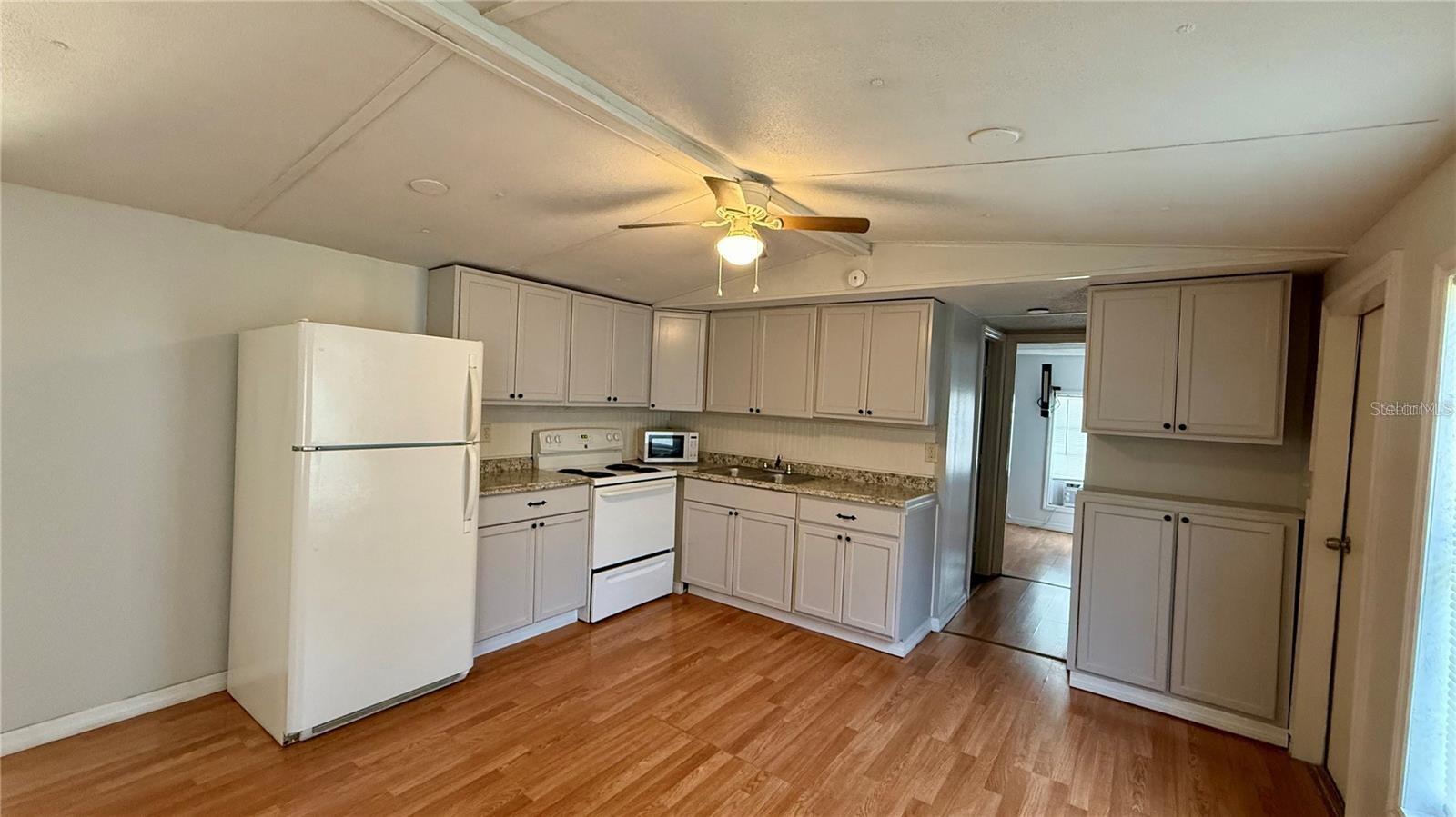 KISSIMMEE VIEW UNIT B - Residential Lease