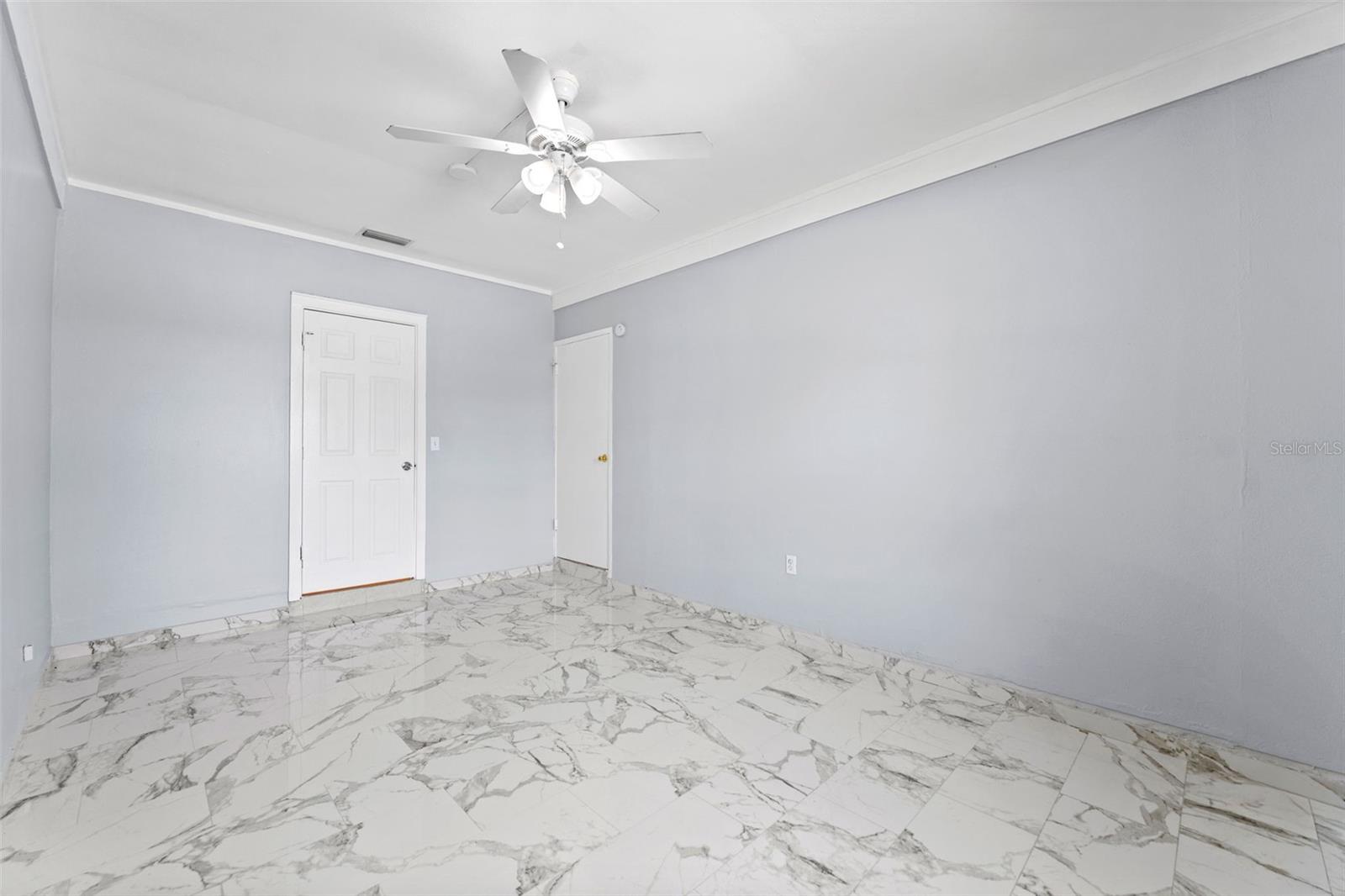 DISSTON GARDENS BLK G, LOT 1 - Residential Lease