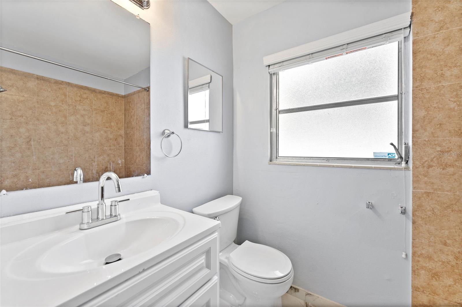 DISSTON GARDENS BLK G, LOT 1 - Residential Lease