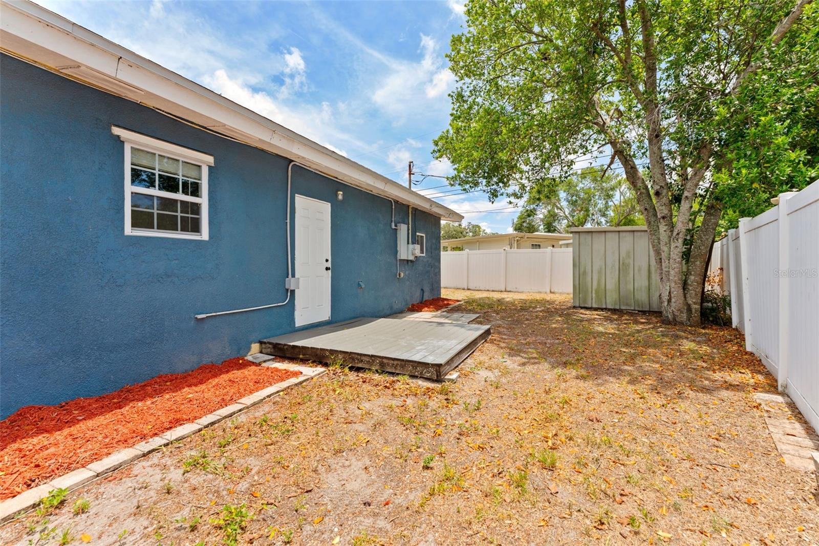 DISSTON GARDENS BLK G, LOT 1 - Residential Lease