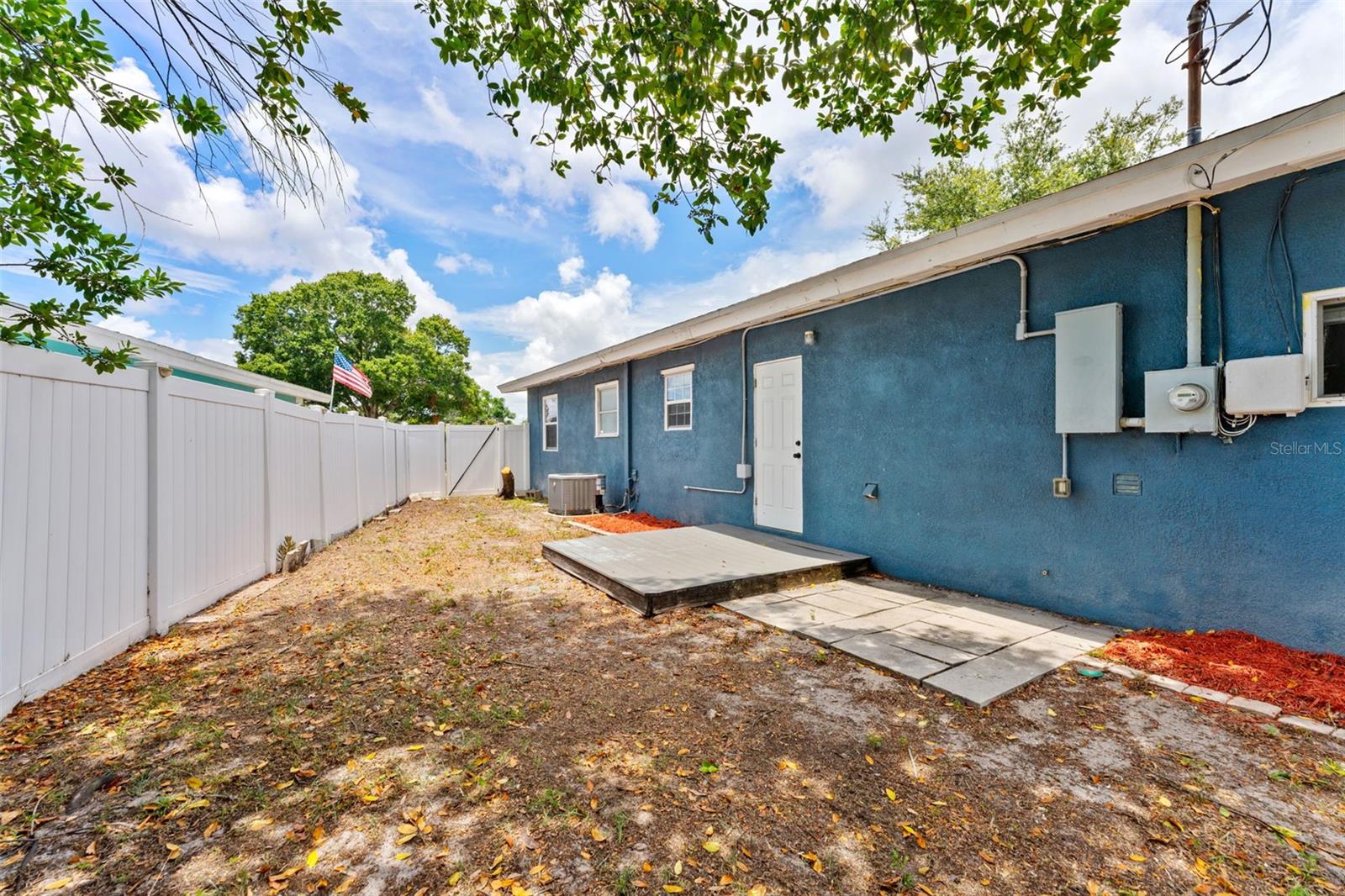 DISSTON GARDENS BLK G, LOT 1 - Residential Lease
