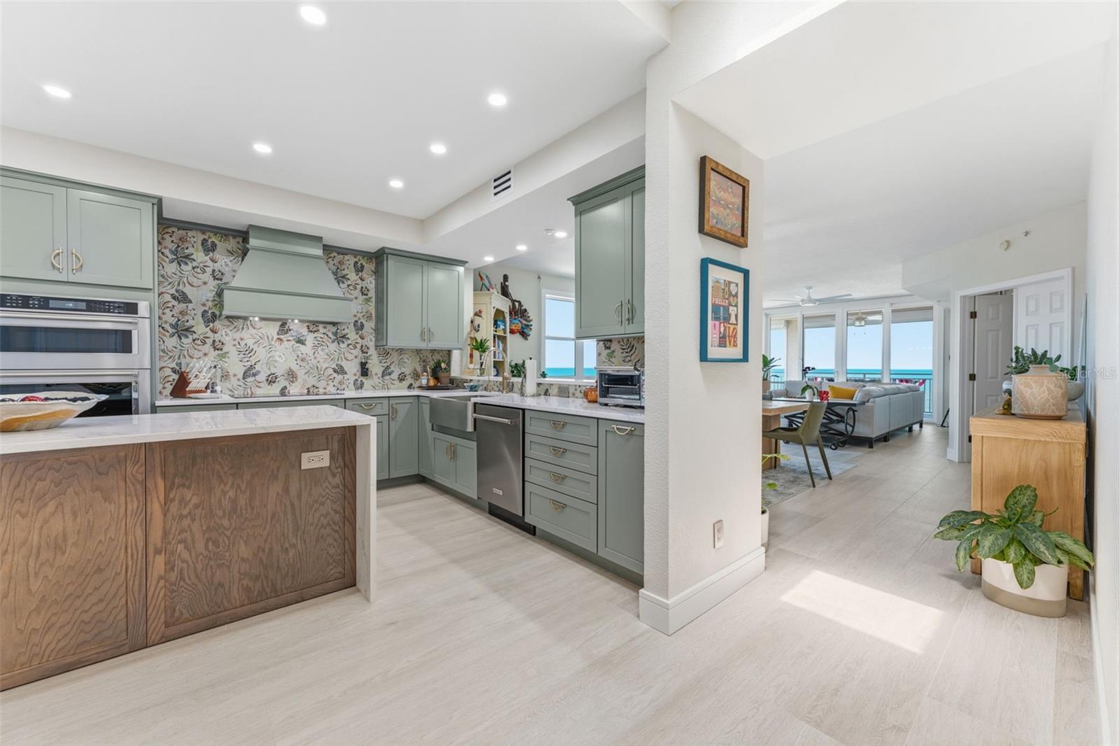 CHEZ SOLEIL CONDO - Residential