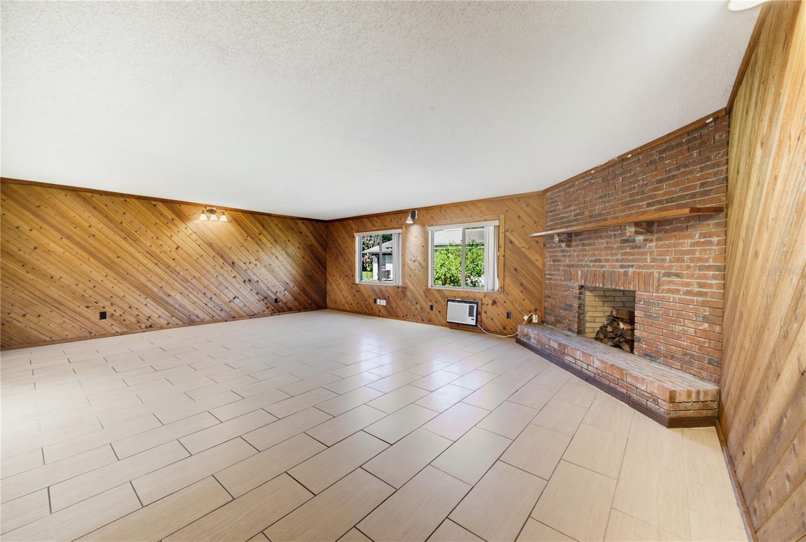 GREEN BRIAR VLG - Residential