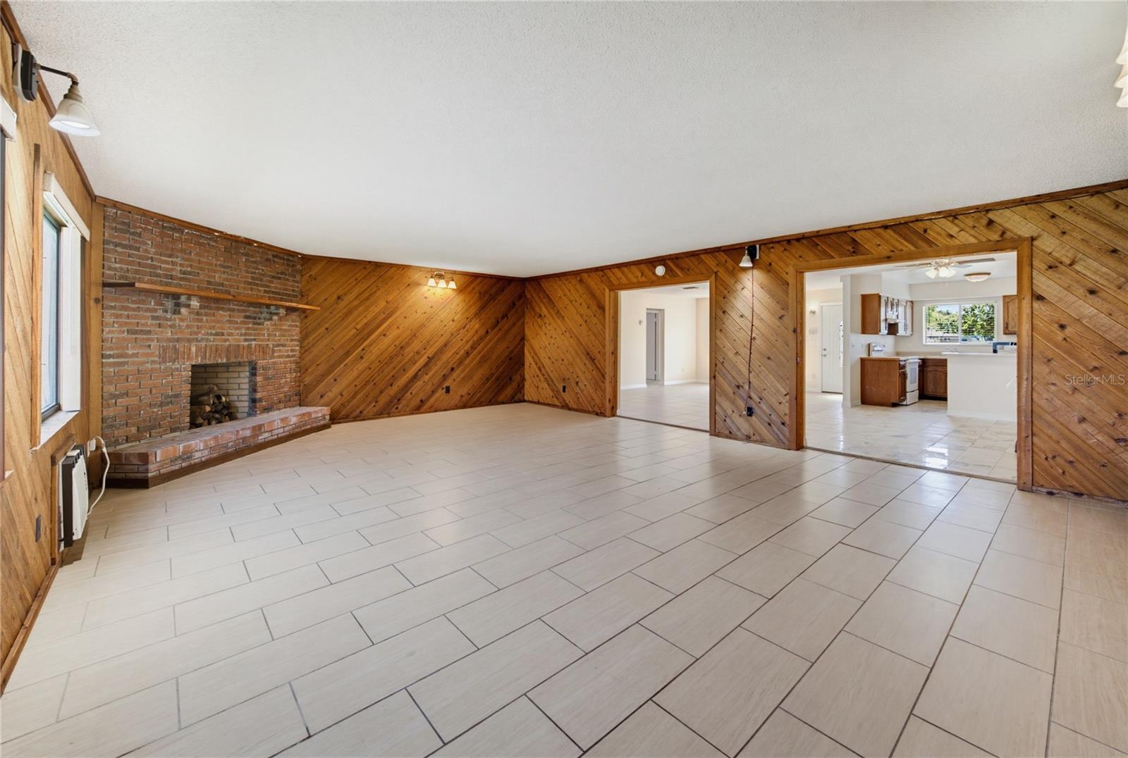 GREEN BRIAR VLG - Residential