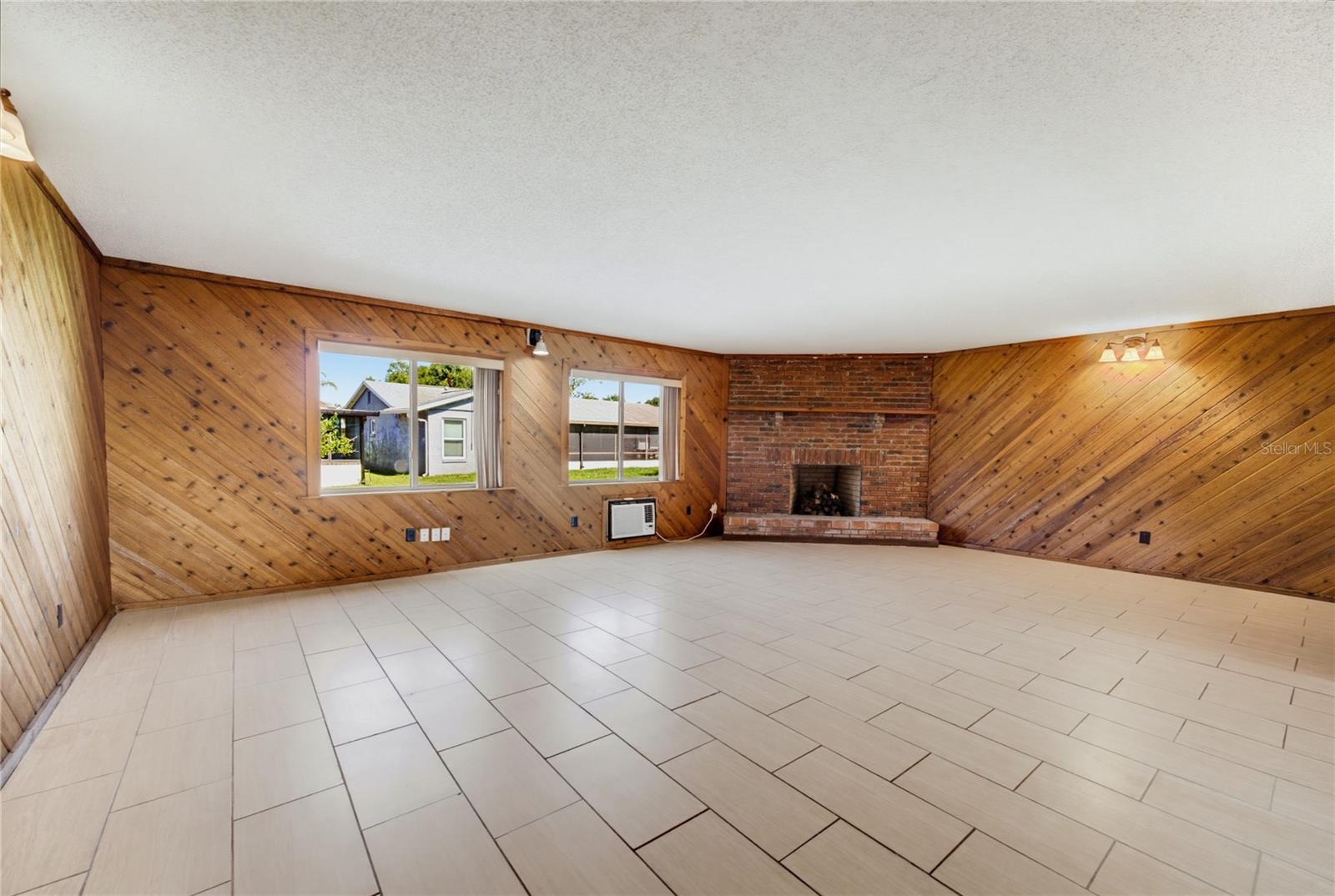 GREEN BRIAR VLG - Residential
