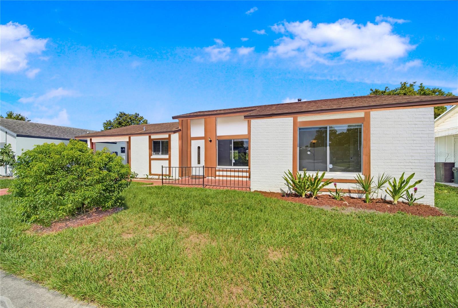 GREEN BRIAR VLG - Residential