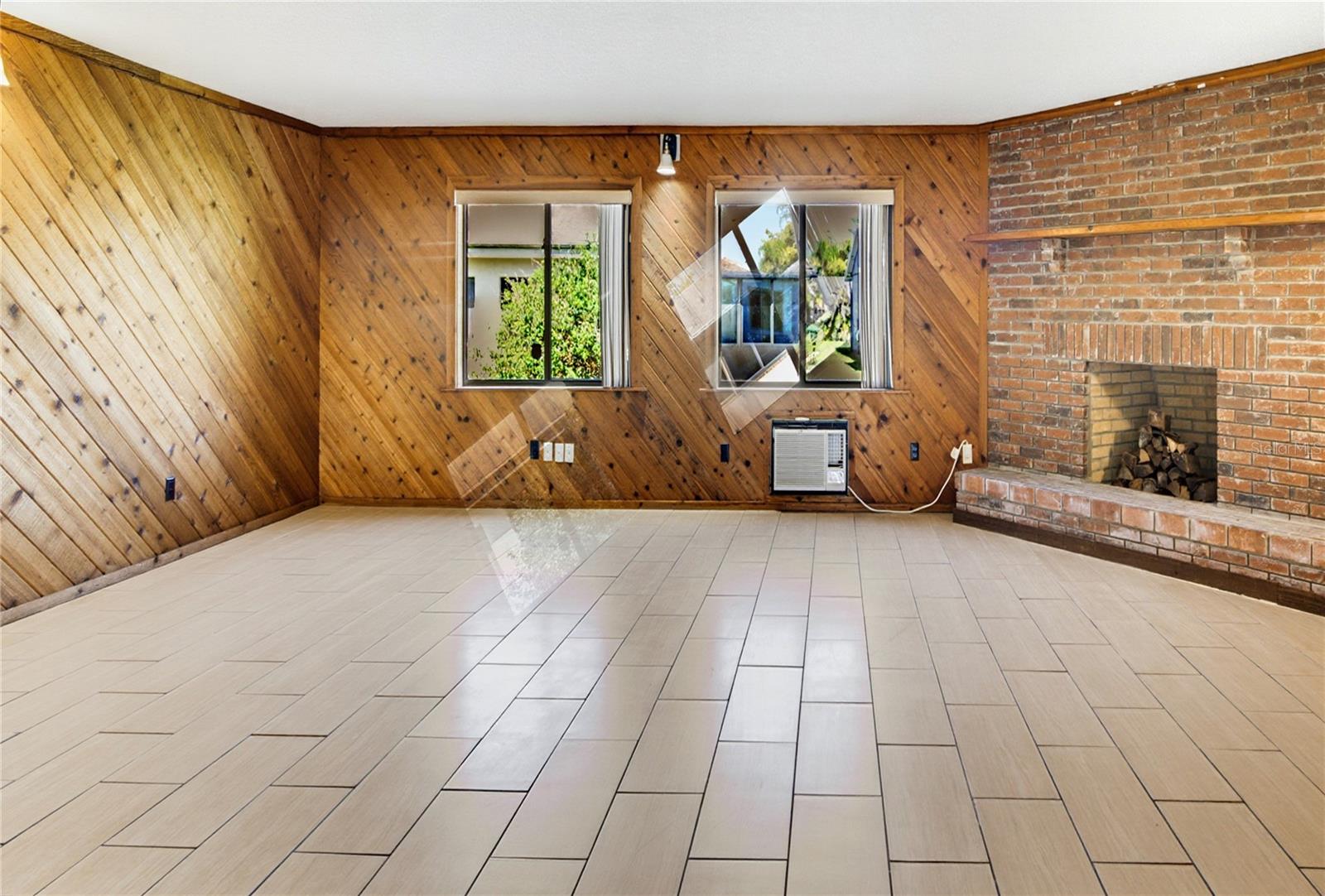 GREEN BRIAR VLG - Residential