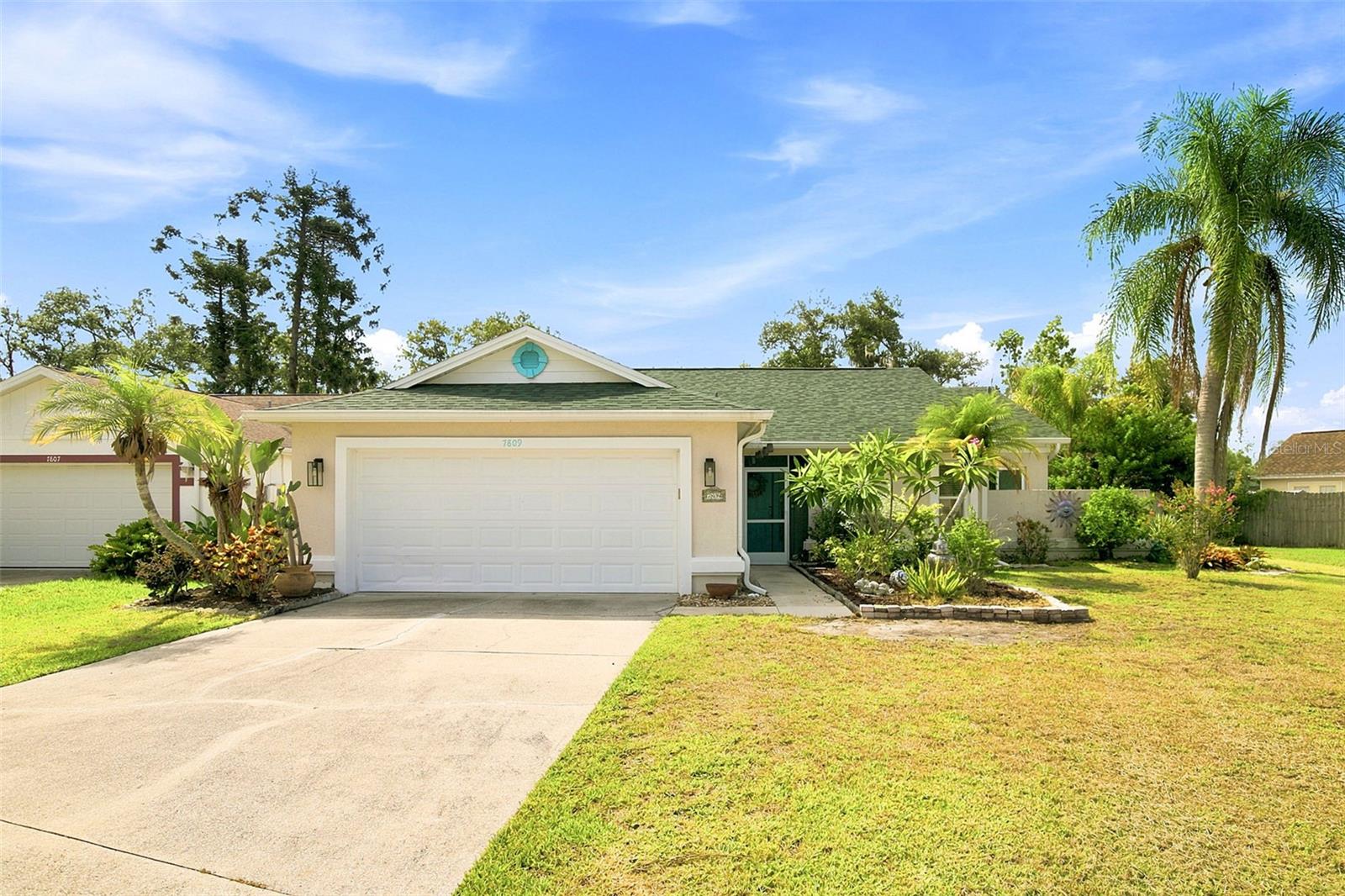 MAPLE LAKES - Residential