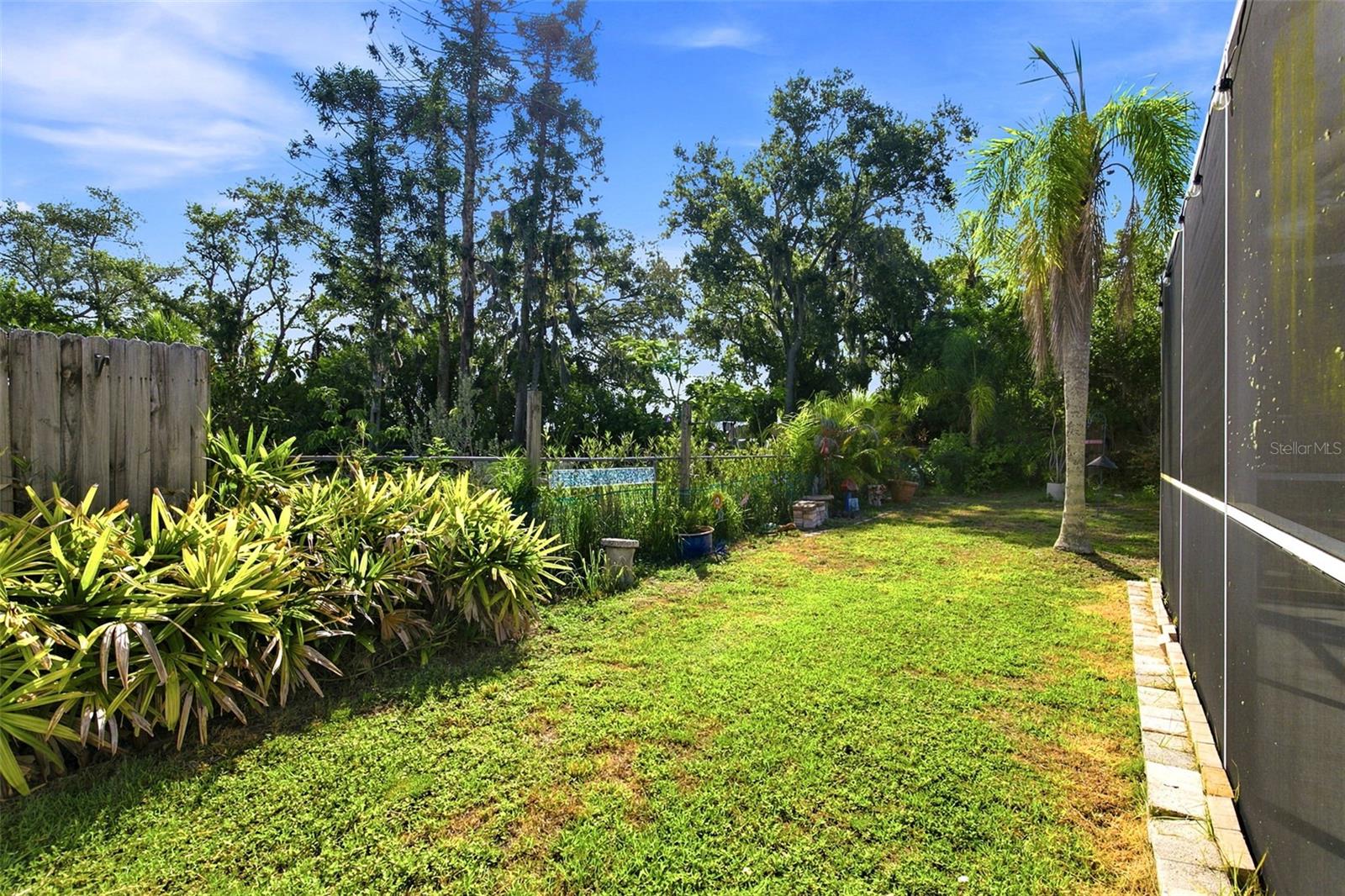 MAPLE LAKES - Residential