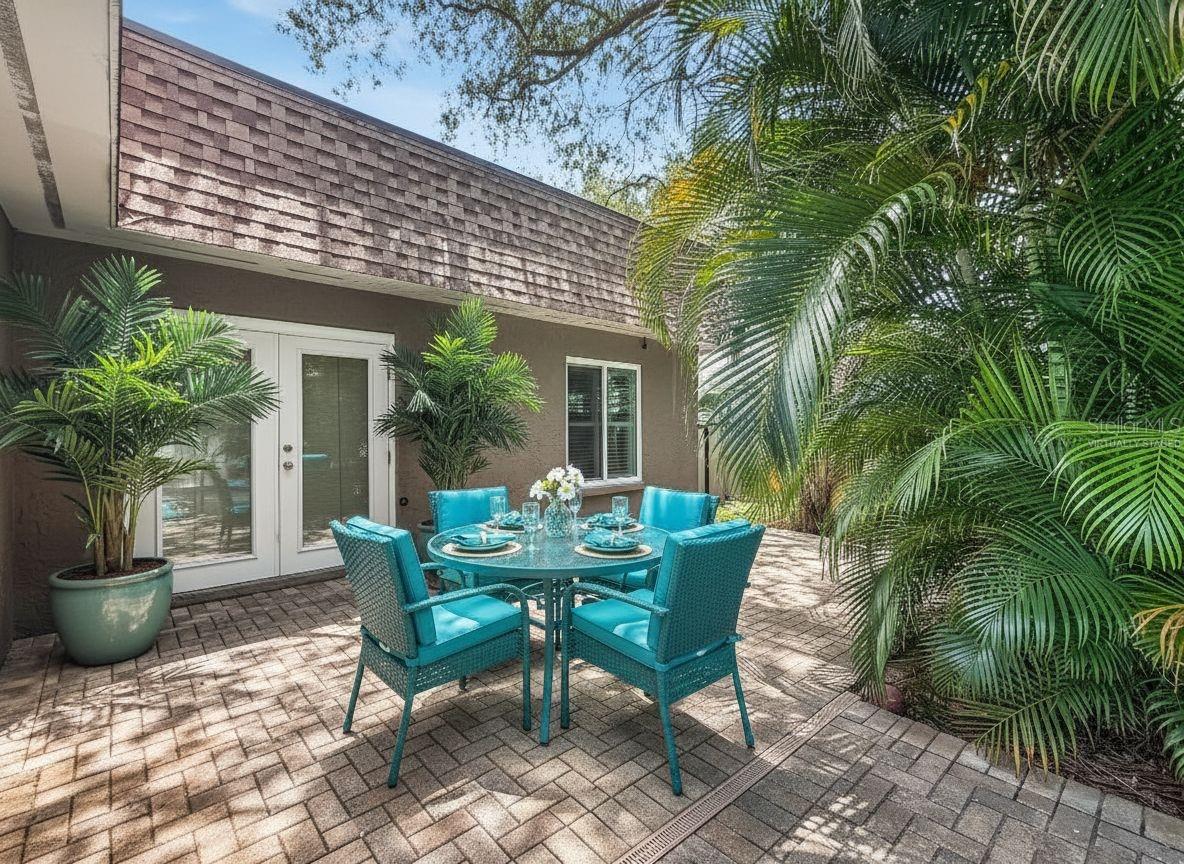 SPANISH OAKS - Residential