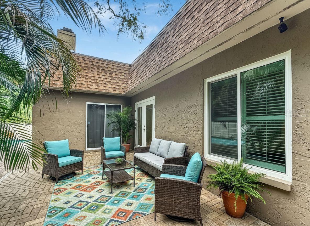 SPANISH OAKS - Residential