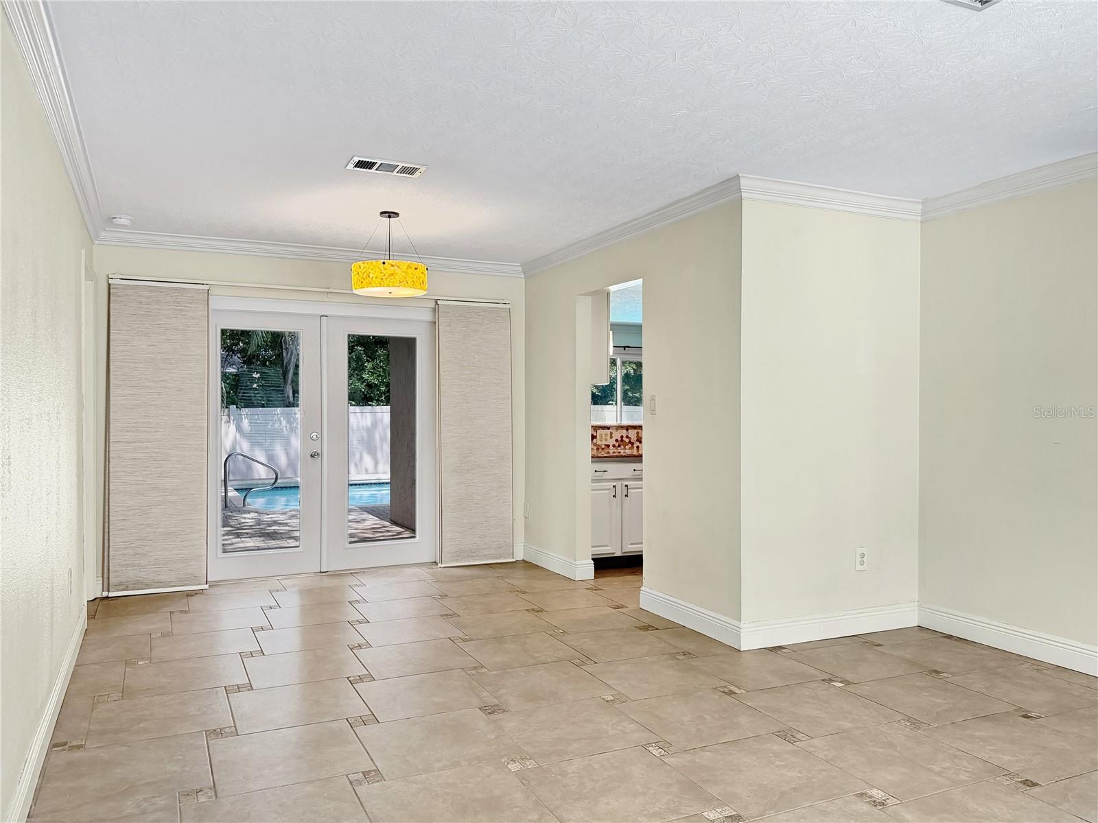 SPANISH OAKS - Residential