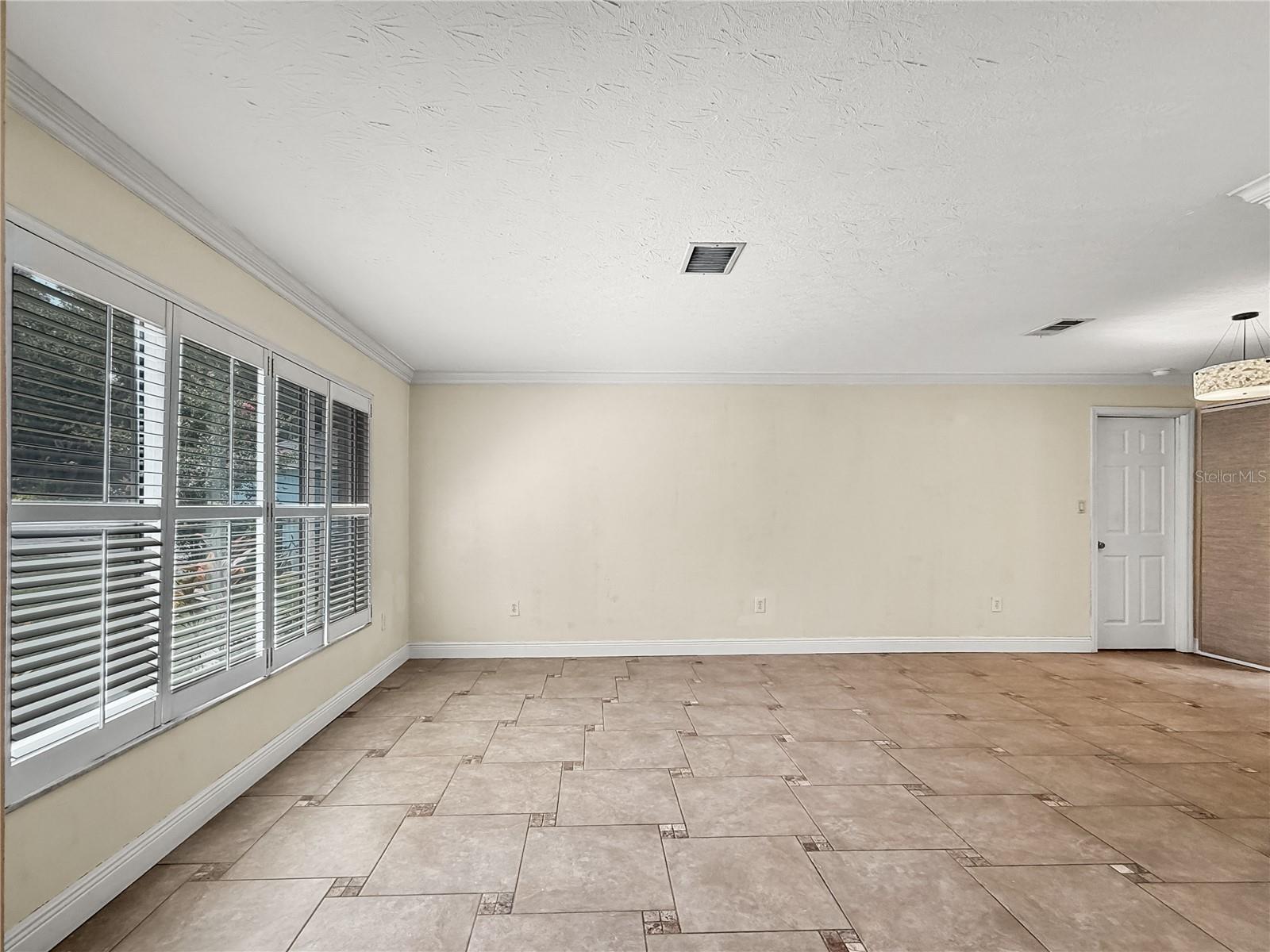 SPANISH OAKS - Residential