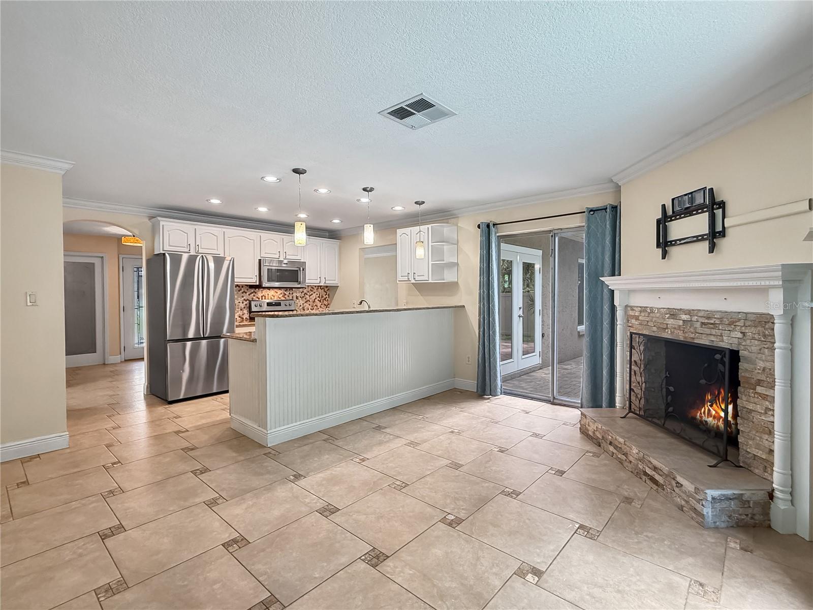 SPANISH OAKS - Residential