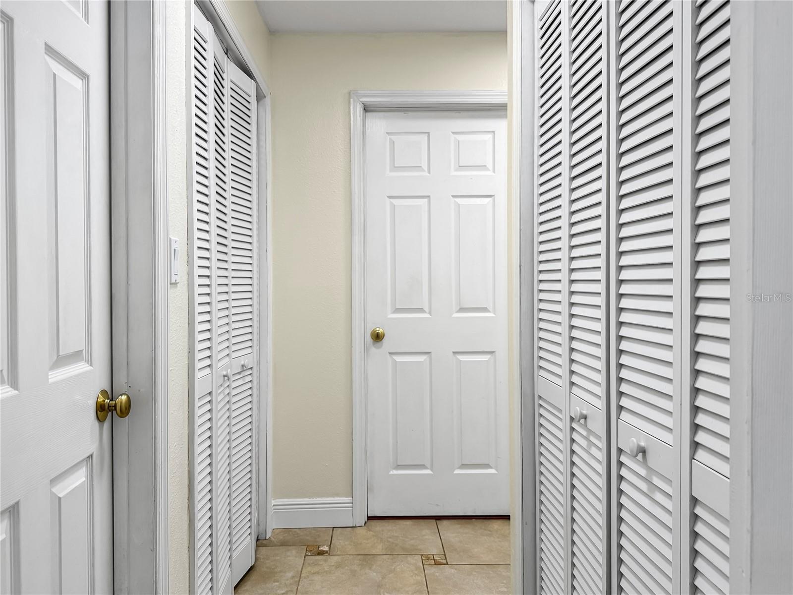 SPANISH OAKS - Residential