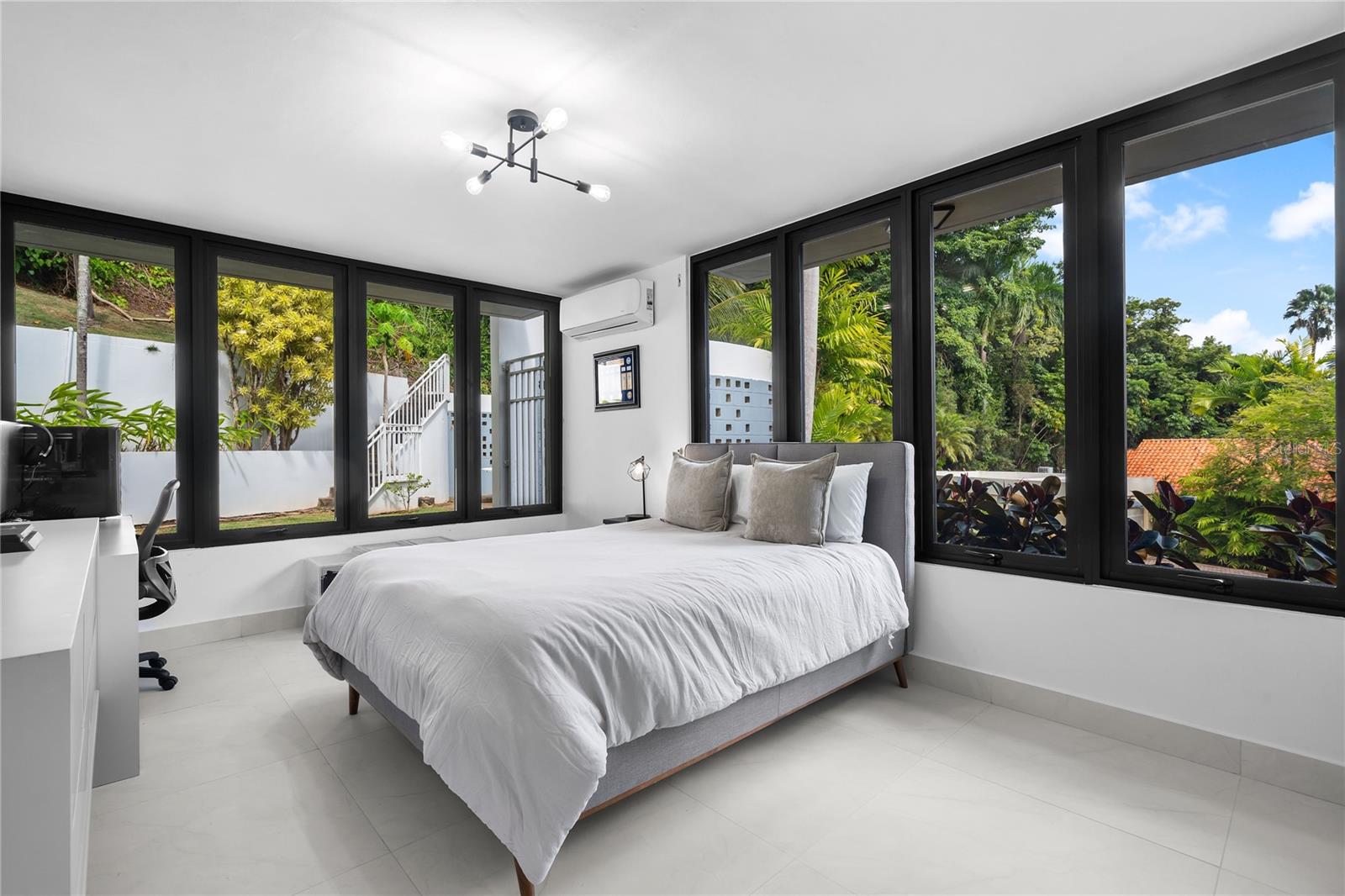 LA COLINA - Residential Lease